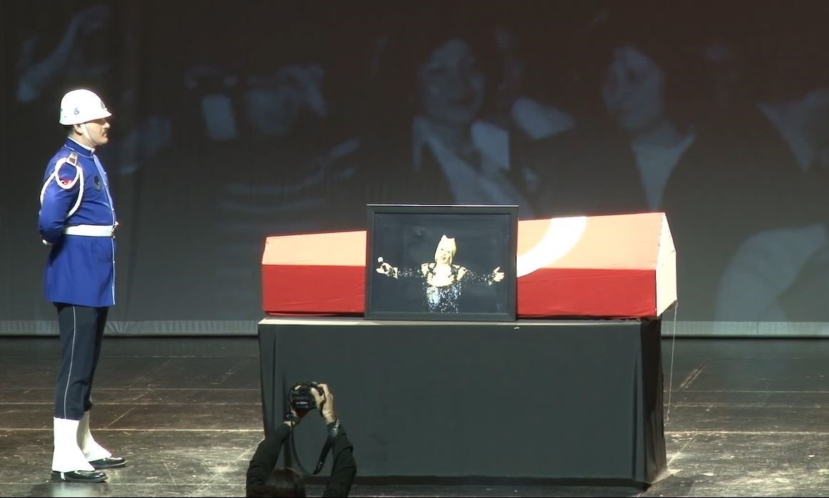 muazzez-abaci-icin-akmde-toren-duzenlendi