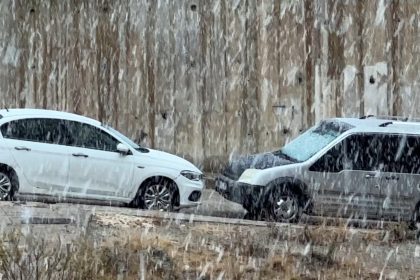 yuksekovada-yogun-kar-yagisi-sinirda-bulunan-cobanpinar-koyunun-yolu-karla-kaplandi