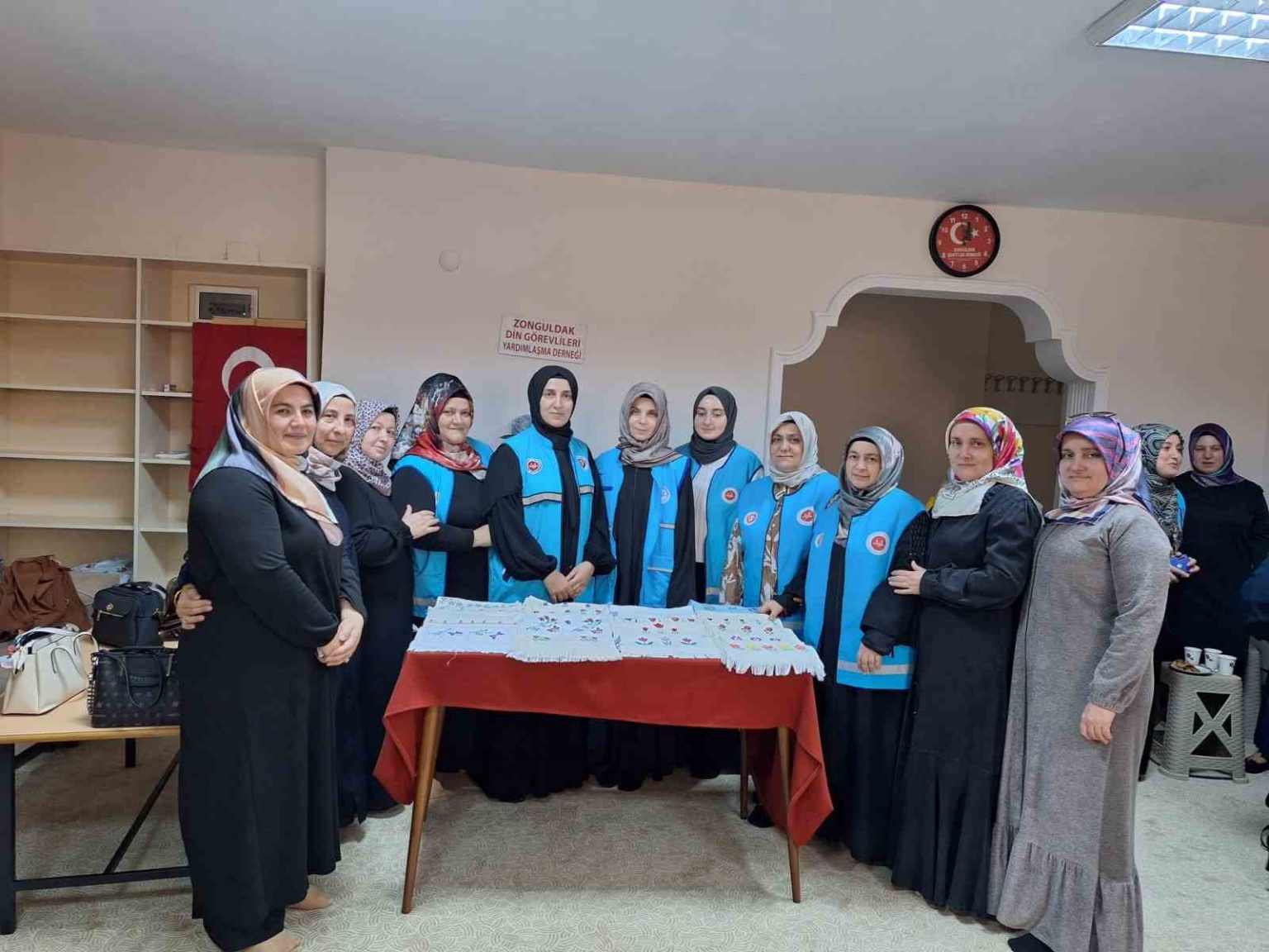 zonguldakta-tdv-kadin-kollarinin-projeleri-cocuklarin-yureklerini-isitti